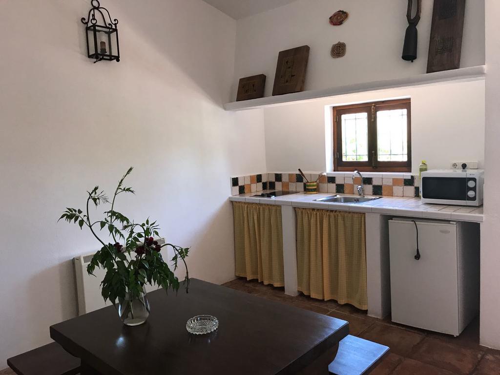 Cortijo Nuevo Alojamiento Rural Cuevas del Becerro Luaran gambar